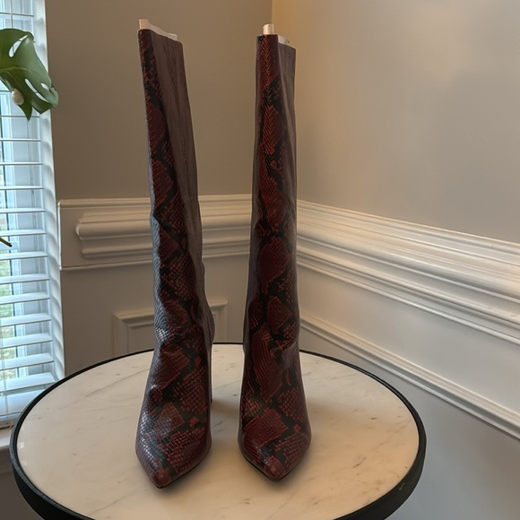 Primadonna Collection Boots Womens Red Black Knee-High Pointed Toe Block NEW - Picture 4 of 9